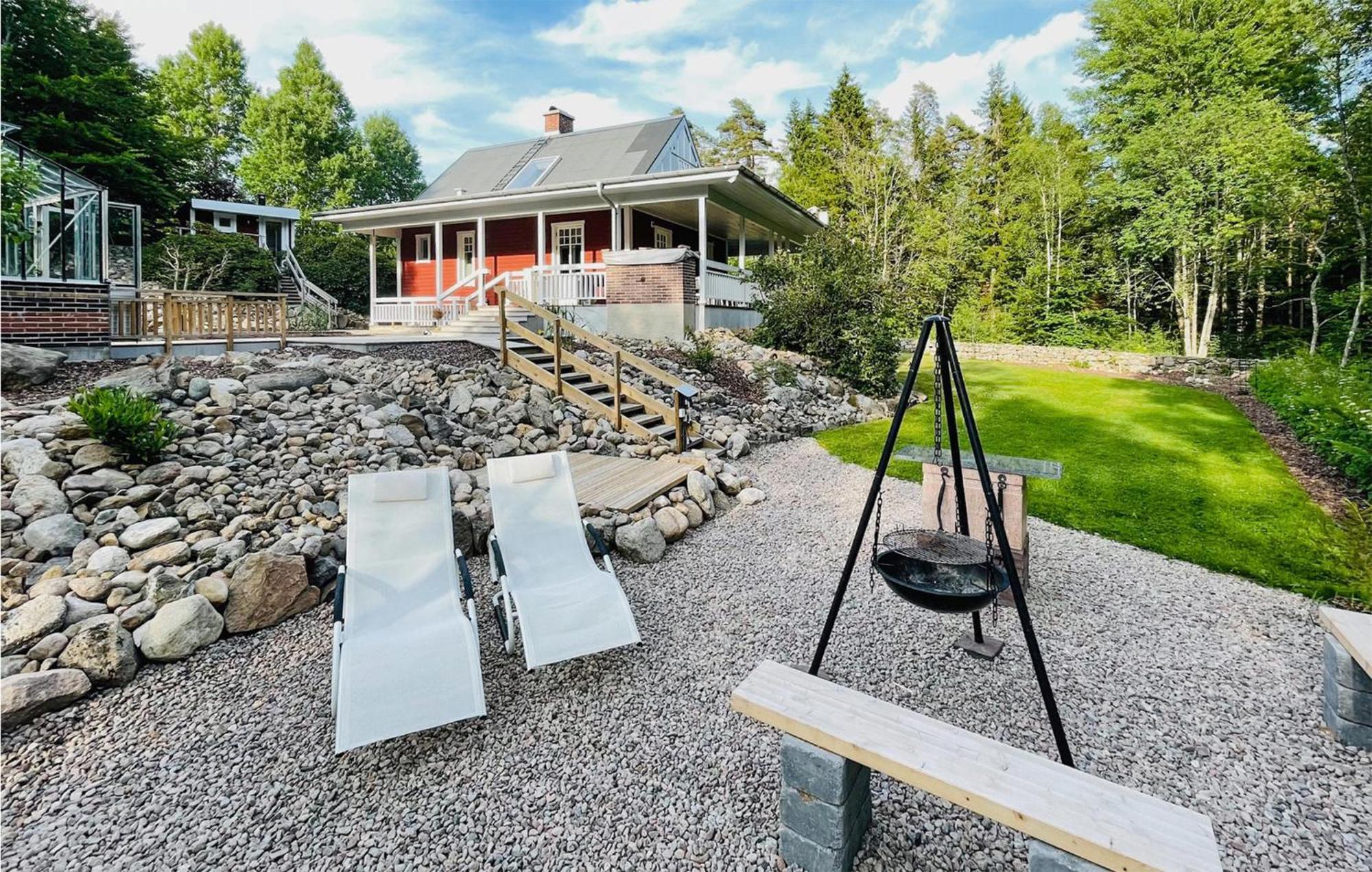 Gorgeous Home In Laholm With Kitchen Kültér fotó